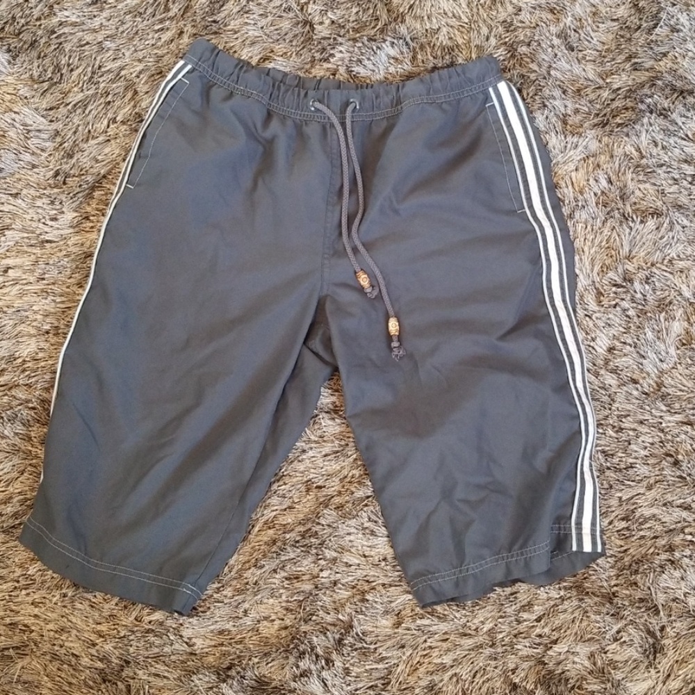 Fuda gray shorts size medium.
